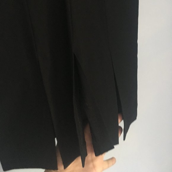 Stretchy black pencil skirt with front slits - Picture 2 of 4